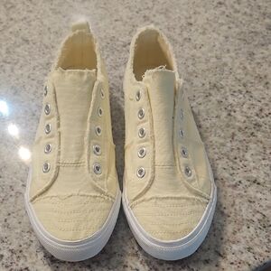 Corkys Girls Slip-On Canvas Sneakers in Pale Yellow